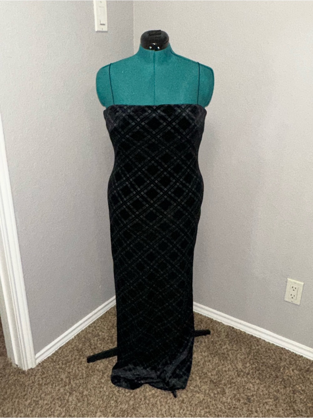 JS Boutique Black Strapless Textured Maxi Gown
